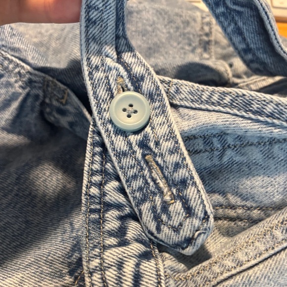 GAP Medium Wash Denim Overalls Kids Unisex Size‎ Medium (5) Cotton Frayed Hem - Picture 7 of 7